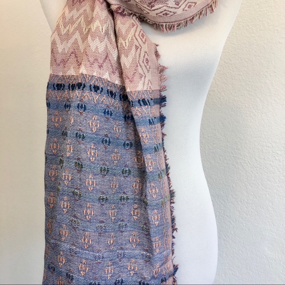 J Jill Quartz Tapestry Fringe Scarf Pink Blue Hues - Picture 4 of 7